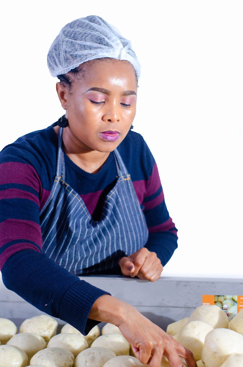 SAfmRadio's tweet photo. [ON AIR] #SAfmTheChillZone with @BerthaCharuma1 

For our #SACraft, we have Metse Petunia Thebe – Owner of Cosmo Dumpling - A 100% Black Female Owned Business. We talk about her story of how she started her business and what inspired her. https://t.co/EYHatPpP0G