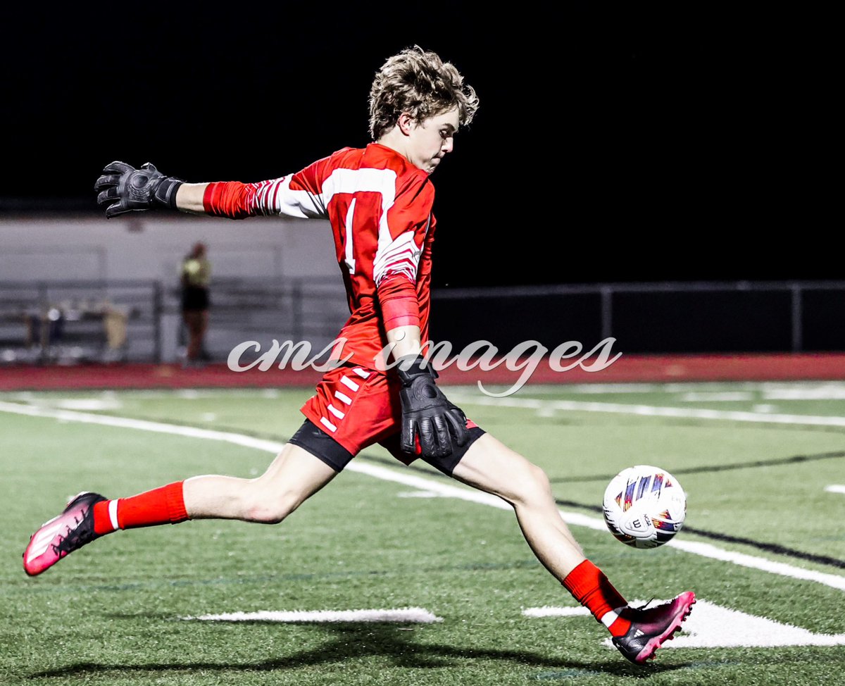 ChrisSchmitz168's tweet photo. “CBC vs. Eureka”
The 10-11-23 soccer game day 📸 gallery is now posted at https://t.co/whFEBvLR0O All follows, reposts &amp; likes are greatly appreciated! @CBCHighSchool @cbccadets @CBC_Soccer @EHSActivityDir @EurekaSoccerB @PrepSportsSTL @scoreboardguy @ussoccer #STLprep⚽️ https://t.co/60YJzyuQn8