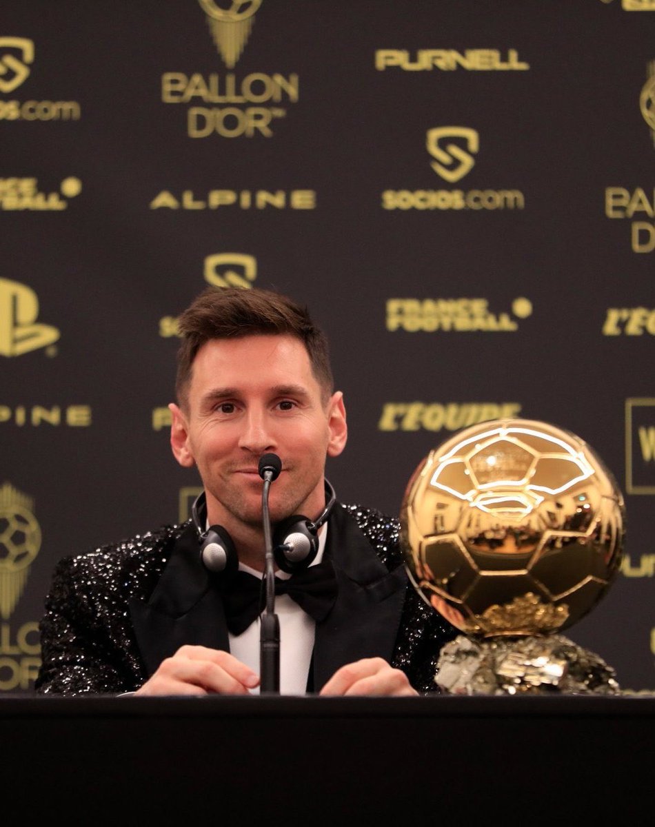 El Balón de Oro, tiene que ser para él. 

No acepto ningún tipo de discusión.
