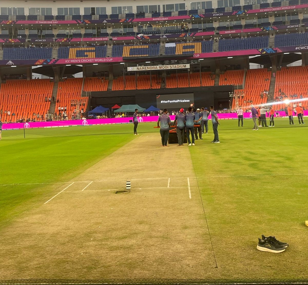 Preparing Pitch of Stadium where #INDvsPAK  will play against each other.

#INDvsPAK #ViratKohli #BabarAzam𓃵 #RohithSharma #ICCCricketWorldCup23 #ICCWorldCup2023 #NZvsBAN