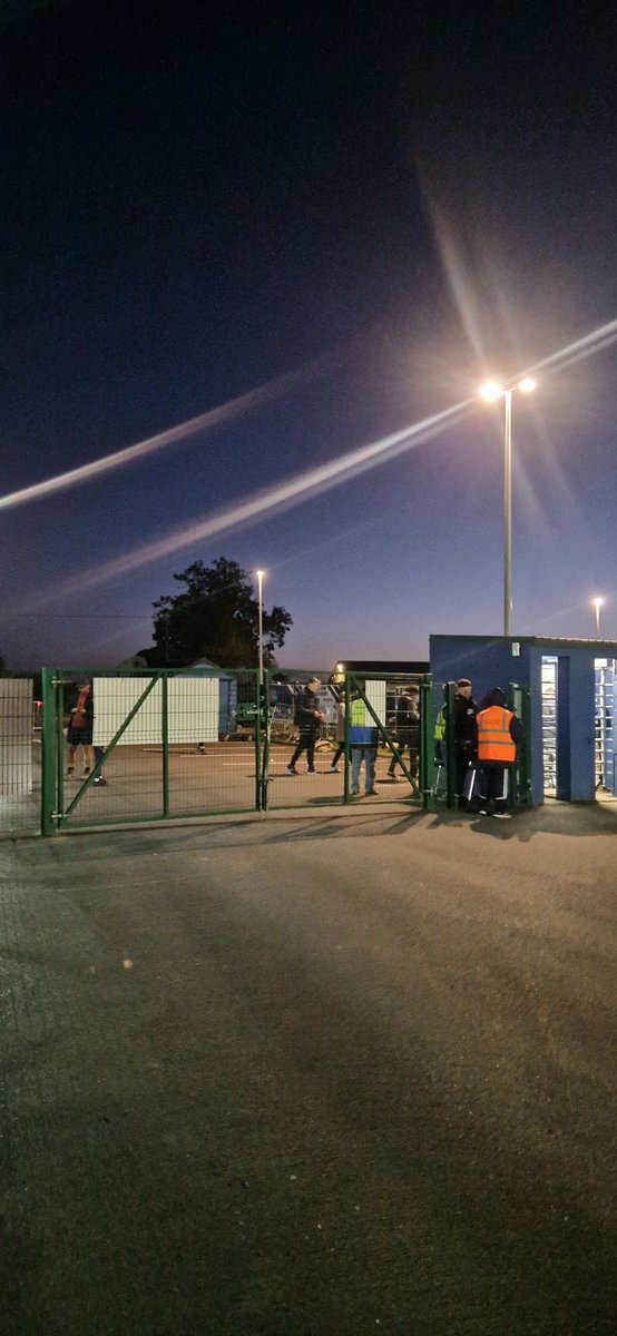 KildareFan2025's tweet photo. Infuriating. A man (about 70)  just got turned away for only having only cash on him to pay in. A lad behind him offered to pay for him on his card but he refused and left.   Could have let him in the gate. Its a reserve final for god sake. 😡😡😡 https://t.co/NVDjPKlE11