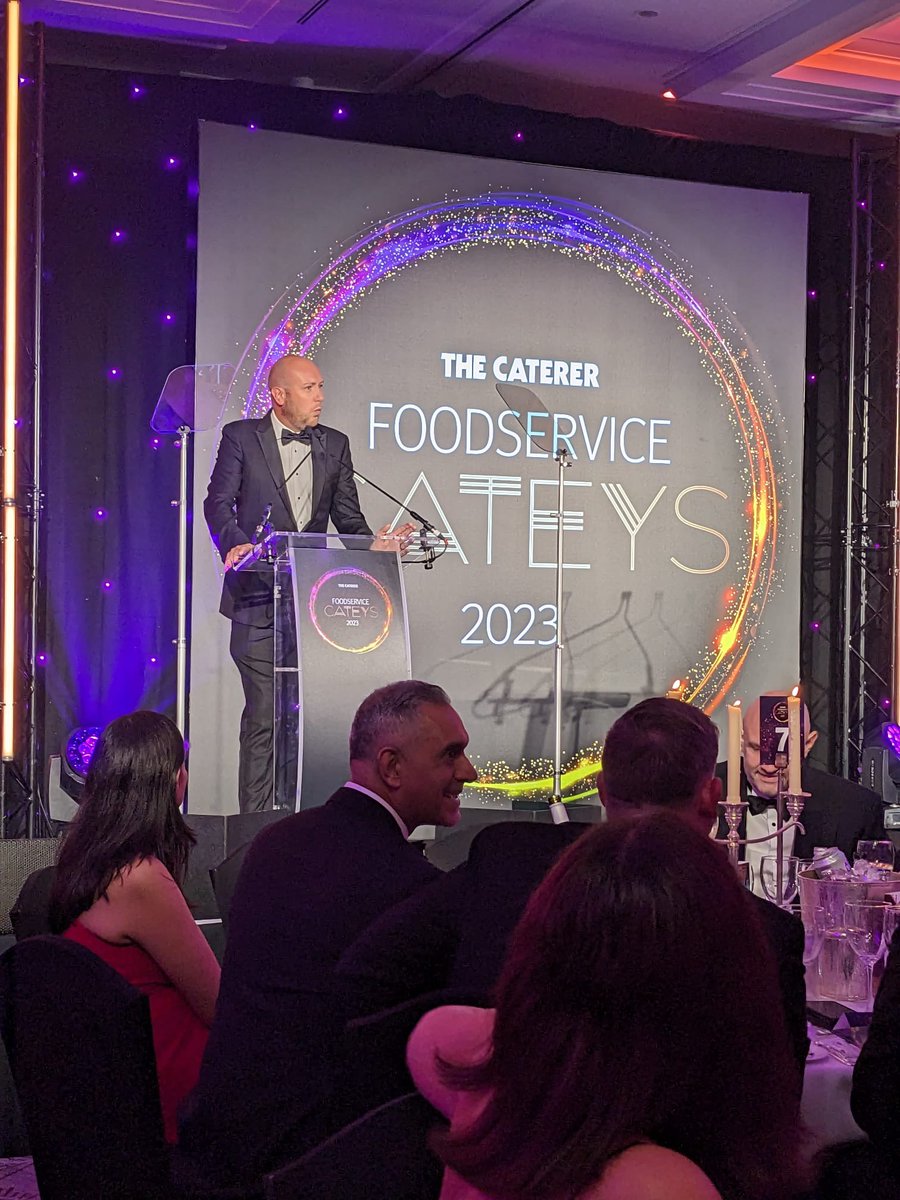 EatPRmarketing's tweet image. Excellent start to this evening’s festivities with @james_stagg 🥂 @Caterertweets #FSCateys2023