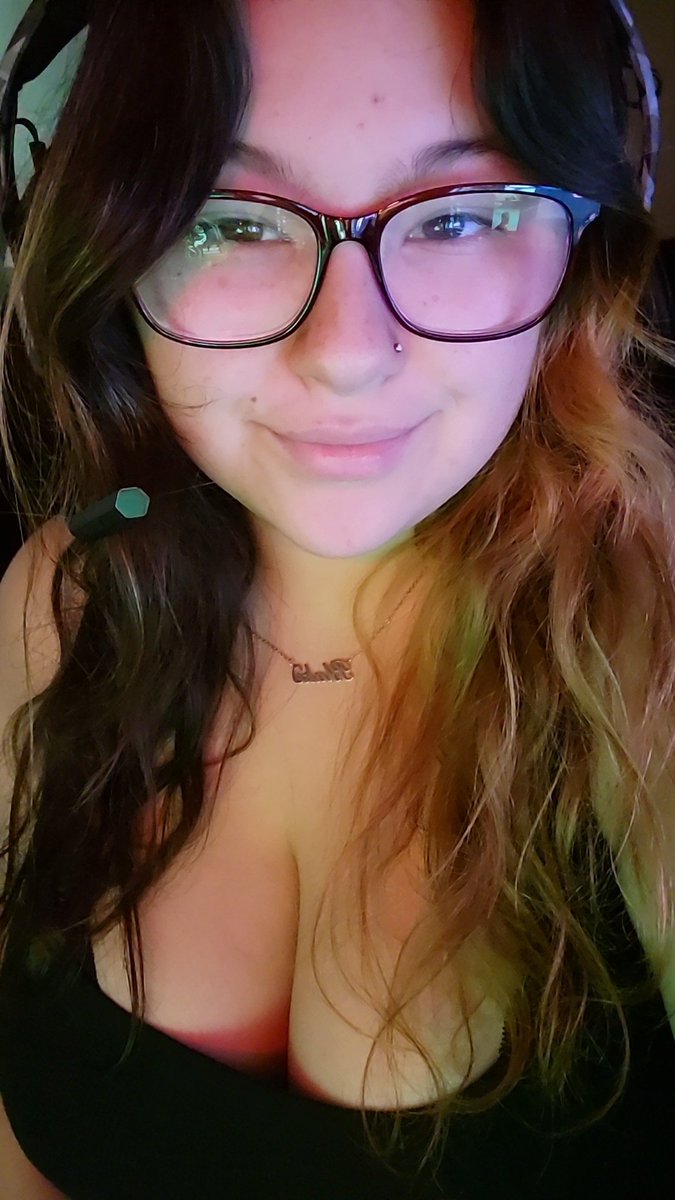 ah_its_e's tweet photo. Gotham Knights Day 3! Come hang out! 🫶 https://t.co/Jr42enFWNp 
#girlgamer #twitchstreamer #TwitchAffilate #SmallStreamerCommunity #GothamKnights #twitchtv https://t.co/3zPudaUWs6