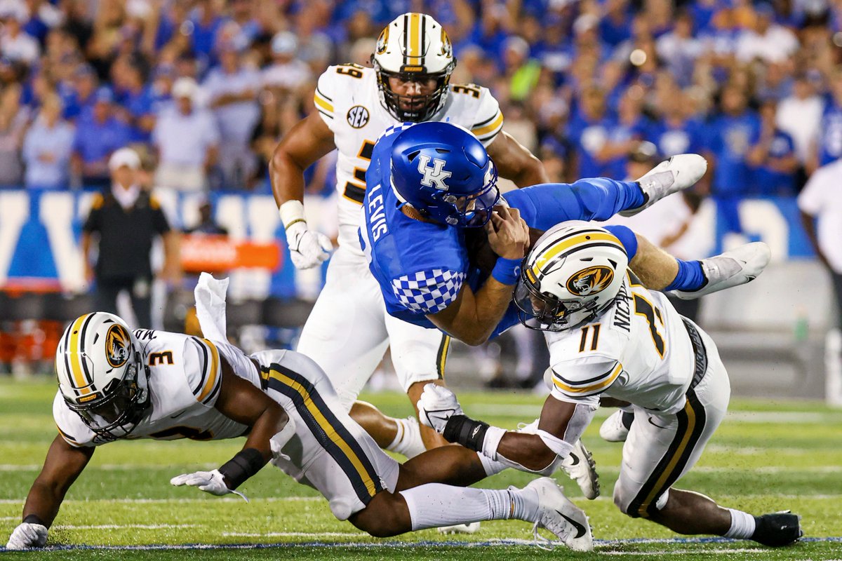 Today on the #BalloonParty podcast w/ <a href="/tmckernan/">Tim McKernan</a> 

- The #stlblues shootout loss last night
- Gabe DeArmond of <a href="/PowerMizzoucom/">PowerMizzou</a> on all things #Mizzou football
- Lil Piddles Friday Six-Shooter

Podcast presented by Dobbs Tire &amp; Auto Centers:
101espn.com/shows/balloon-…