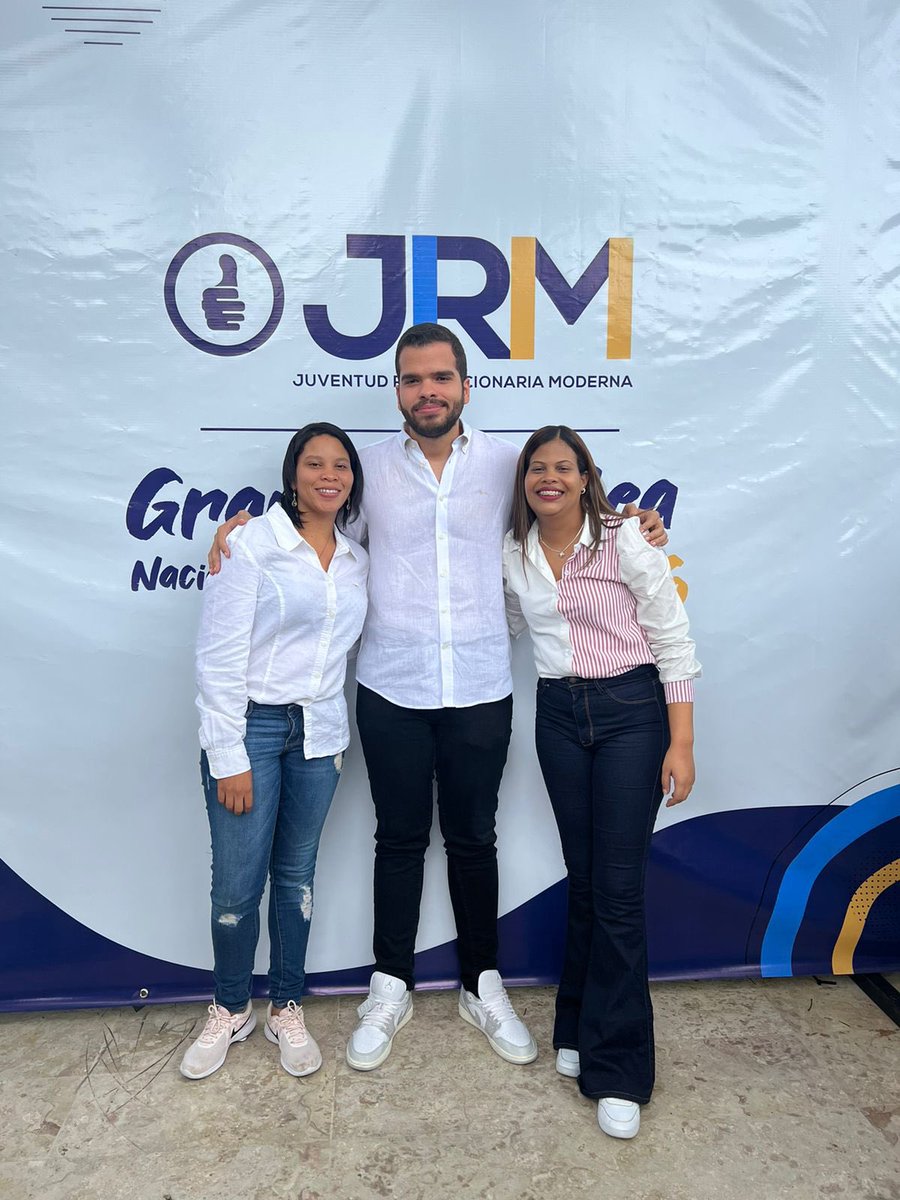 DanelsyRobles's tweet photo. Vosotros jóvenes sois los responsables de vuestro futuro…. @vicentesh_ 
#YoSoyVicente #YoSoyVicente
#YoSoyVicente #YoSoyVicente
#YoSoyVicente

@JosePaliza @luisabinader 
@DeligneAB @CarolinaMejiaG 
@raquelarbaje https://t.co/fThrdjuYlo