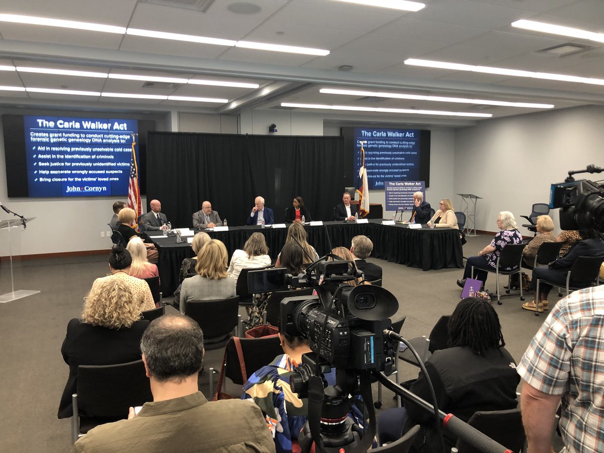 ericgriffey's tweet photo. @JohnCornyn discussing DNA testing at @UNTHSC https://t.co/EvLd9i2h1b