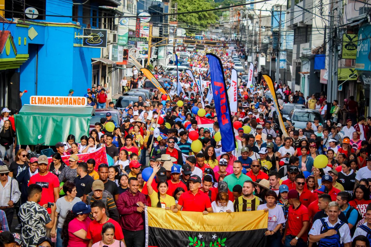 ¡Tremenda movilizacion de la juventud de San Cristóbal, estado Táchira! Cuánta energía y pasión por Venezuela, de una generación que es protagonista de su presente y su futuro. ¡Viva la Juventud Venezolana!