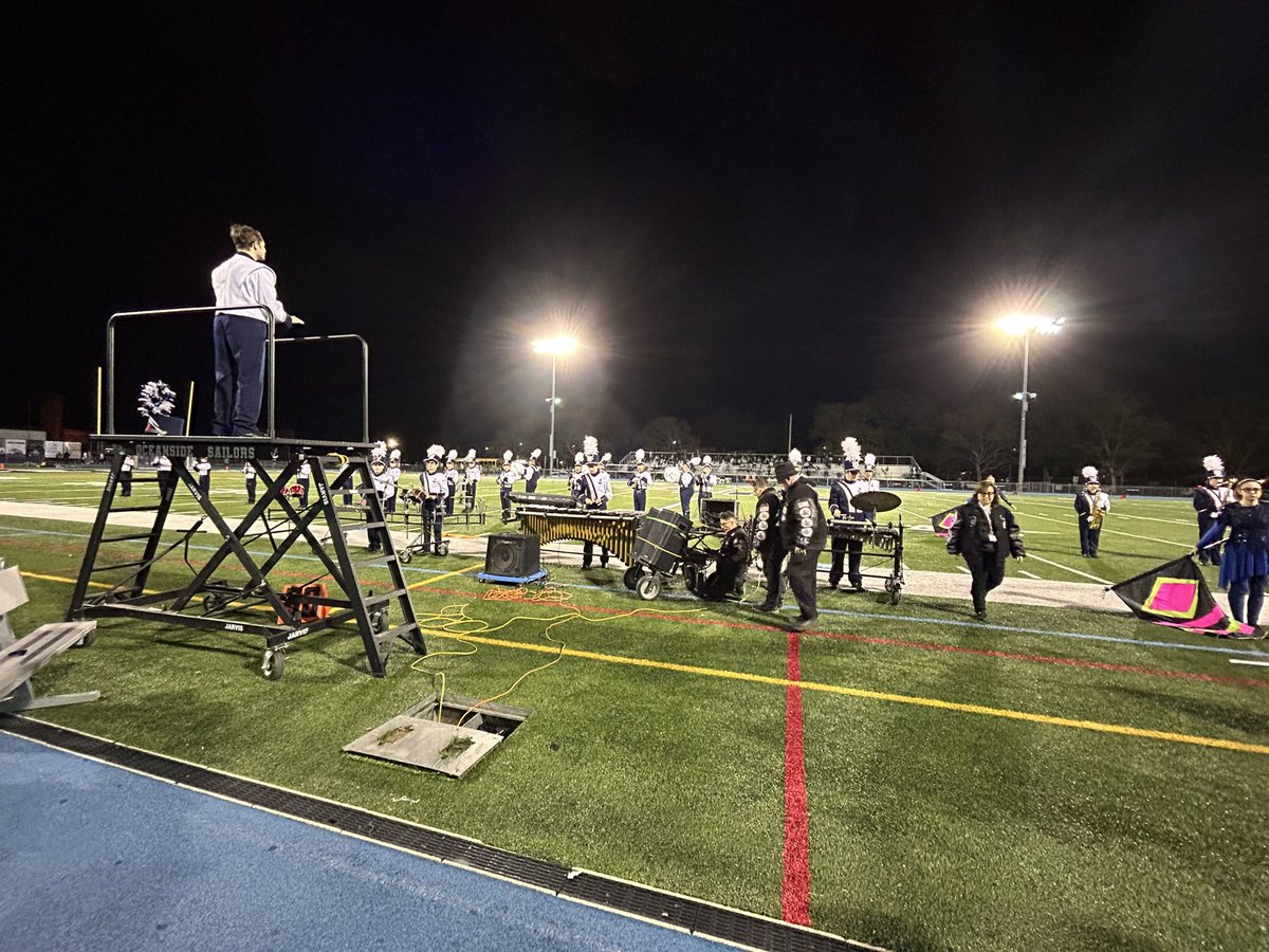 drfreygould's tweet photo. Go OHS Sailor Marching Band! Another great half time show! @MichaelCVetter1 @miss_rosenberg @DianeProvvido @oceansidesupt  @OSchoolsPR https://t.co/xaHOPWCPss