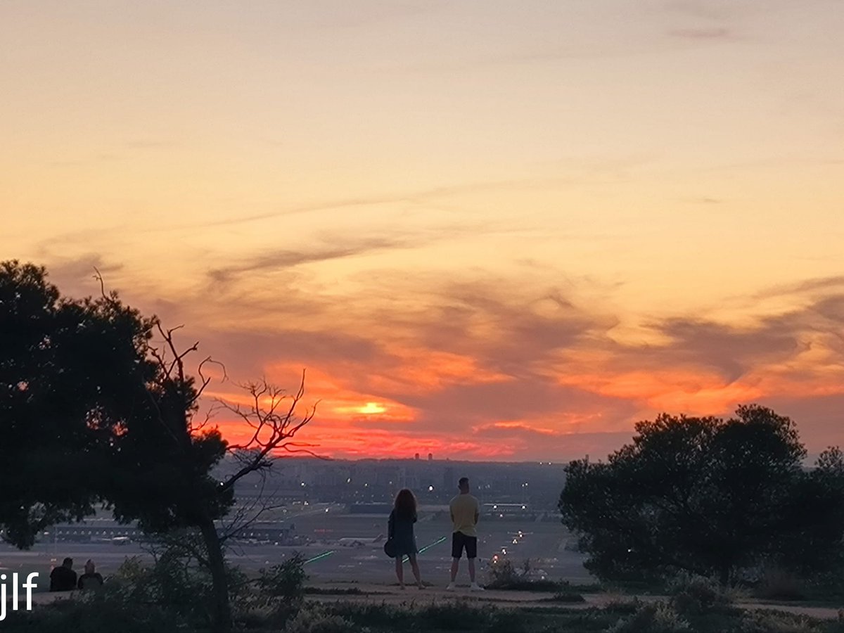 cloud_hunters's tweet photo. Jaime Lozano De La Fuente,
Spain, Madrid,
01_679ª CAPA DO GRUPO,
Madrid, Espanha
#anuariocloudhuntersVII
#ceu
#cirruscapa
#cloudhunters
#cloudhunterscalendario
#cloudhuntersgroup
#cloudhuntersoficial
#cloudhuntersstore
#clouds
#fotodasnuvens
#fotodenuvem
https://t.co/QlihVojnXB https://t.co/SjtyY5BtNv