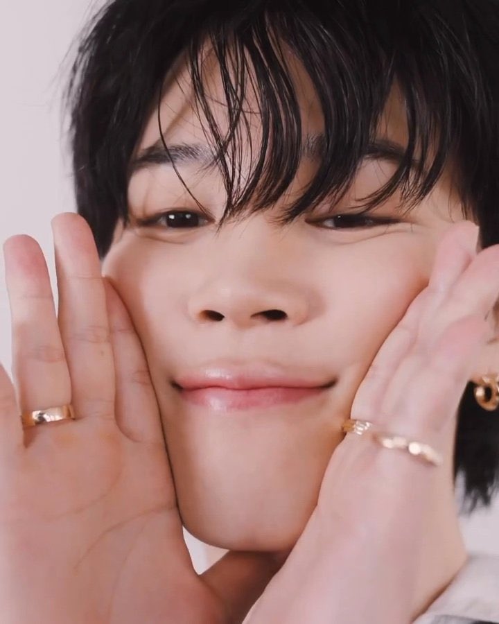 ktbeast8's tweet photo. Happy Birthday to my cutest babiest sweetest most beautiful mimi!!! I love you so much. Thank you for sharing your love with us, and thank you for giving us an opportunity to see the innermost parts of your heart. I love you so much🩷🩷🩷

#mimiday
#JIMINDAY
#jiminiecricket https://t.co/AEEuH3kdpE
