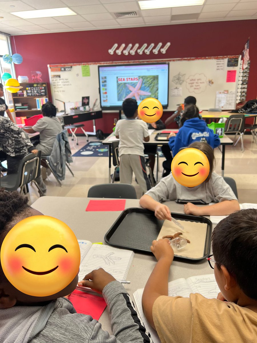 Lauren Russell tweet media