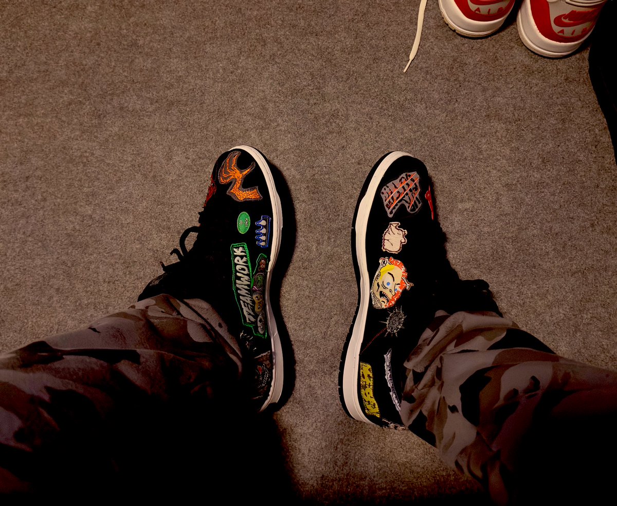 the00Beard's tweet photo. #kotd #fyp #neckface #nikesb #dunksb #happyfridaythe13th #itshalloweenseason https://t.co/RPpsTJ80Ls