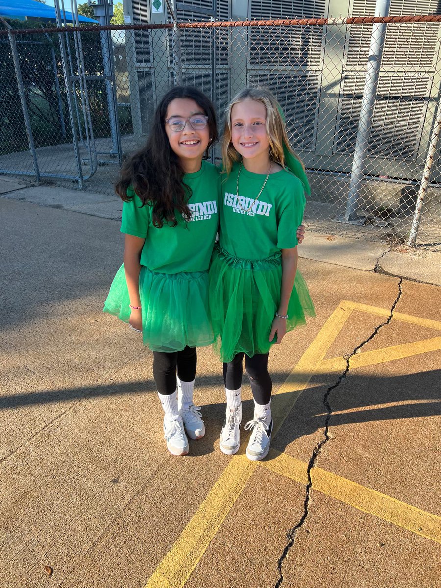 CEisibindi's tweet photo. We love our Isibindi House Leaders!!! On Thursdays we wear green💚 @CimarronElem #houseday #rcainspired #CECheetahs #CEIsibindi https://t.co/RO6pBafTg0