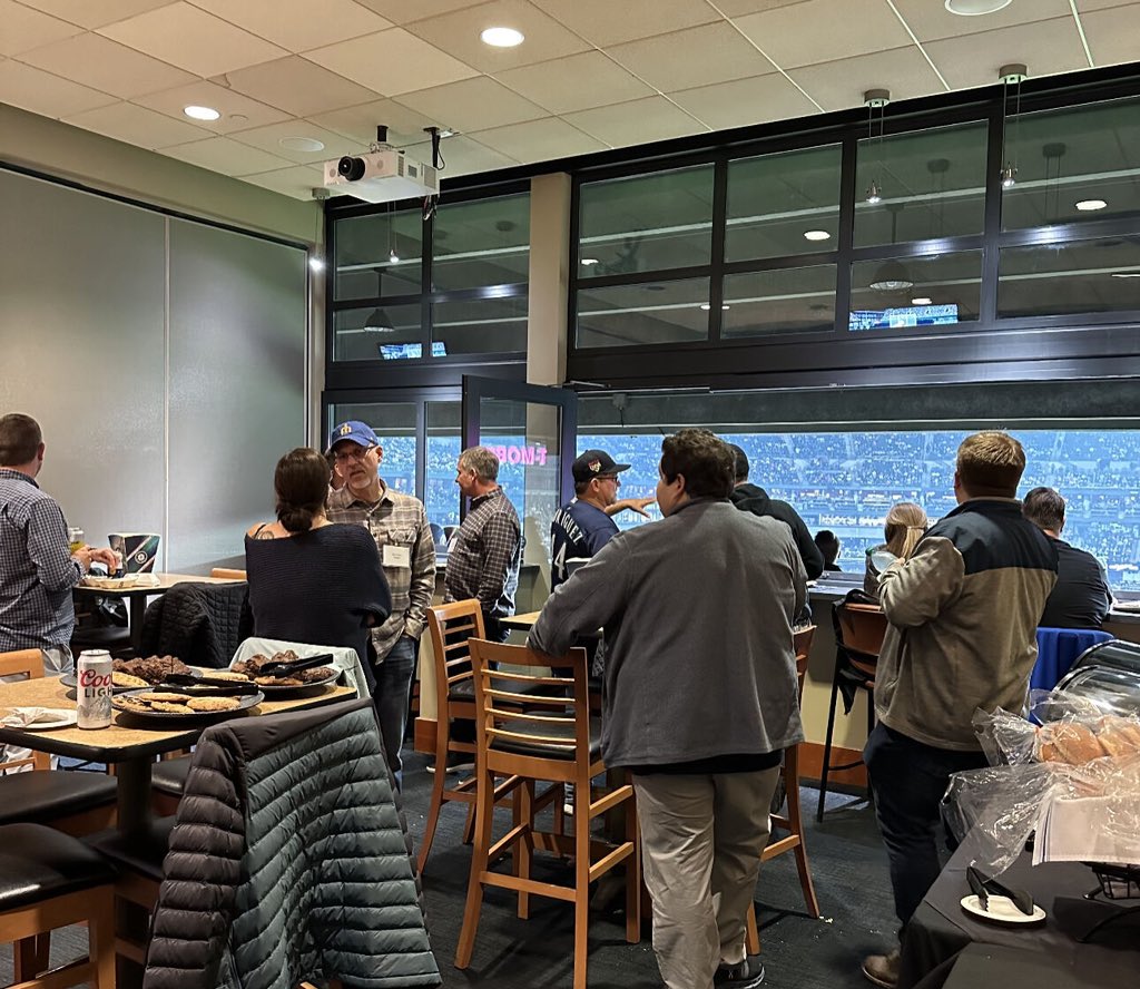 InfocenterIO's tweet image. Go Seattle Mariners! ⚾  Thank you to local #Seattle Customers and @ServiceNow folks for attending. Great conversations, plenty of ballpark hotdogs, and fun times were had! 💥 

#servicenow #infocenterio #servicenowpartner