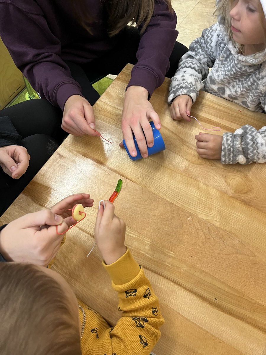 jenkinsjunction's tweet photo. We saved Fred today with the help of our learning buddies!!! Fred also tasted delicious π€£ @Kerryjane6yaho1 #savefredtheworm @PrincipalJLMit1 https://t.co/Vwg3A2lPtY