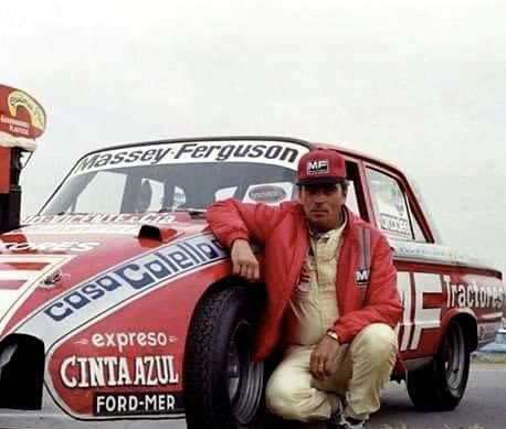 actcargentina's tweet photo. Bolivar recuerda a su ídolo 

Tributo de la comunidad a Jorge Martinez Boero y el legendario Ford Nro. 100

🗒️ https://t.co/bPh21jYD2x

#ACTC https://t.co/dxVHzC4xE5