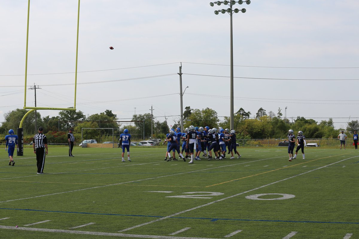 BunnyHill64's tweet photo. This field goal is brought to you by your local @Cambridgebingo! Thanks for supporting high schools with their learning and athletics! #wrdsb #WCSSAA #hawksathletics #jhsshawks #jhss_athletics https://t.co/6pNQkF6S08