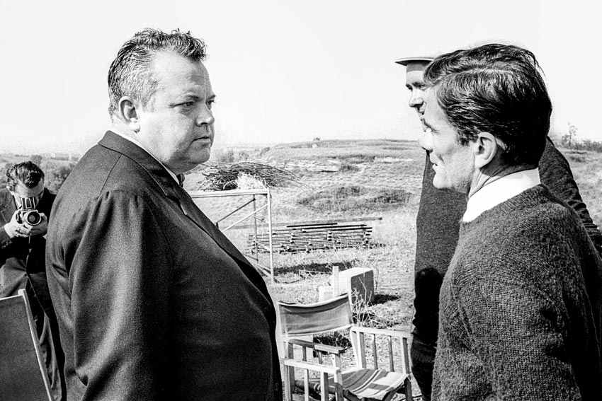 sergioandreola's tweet photo. Orson Welles e Pier Paolo Pasolini sul set de “La ricotta”, 1963. https://t.co/TSXadjri29