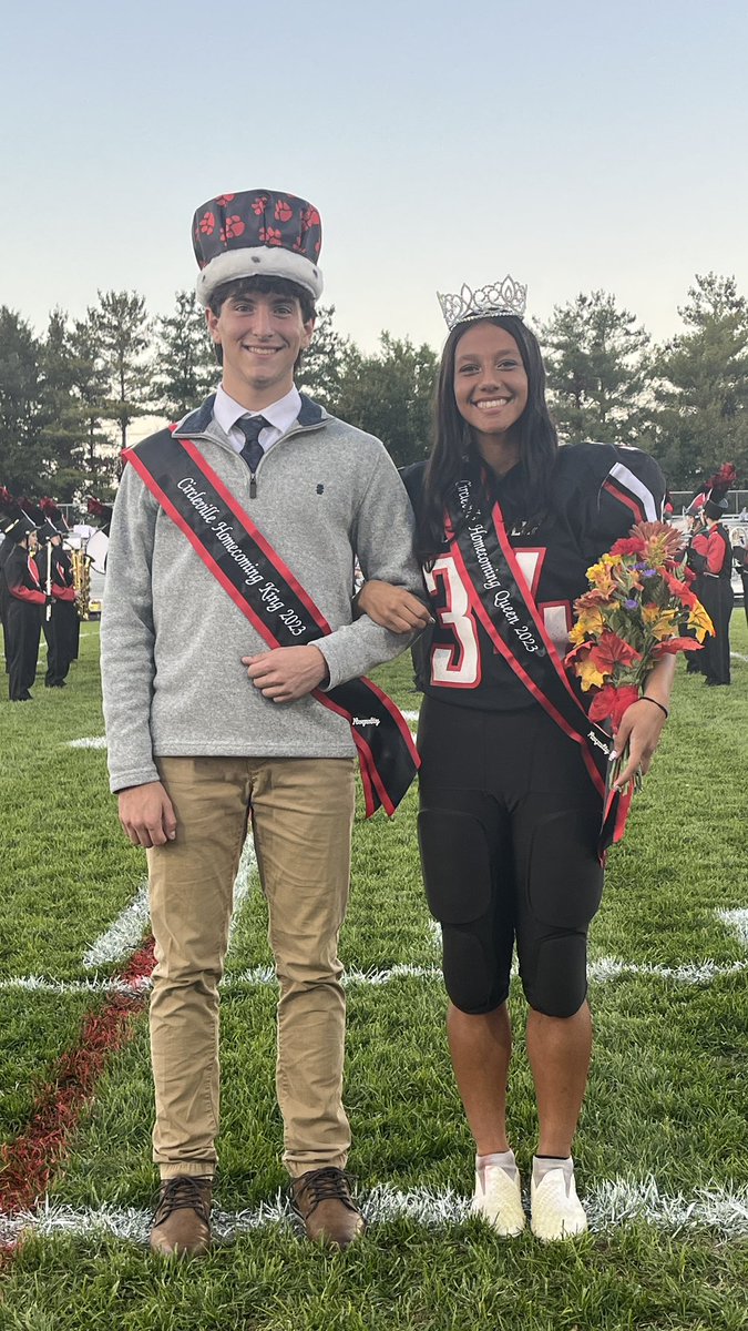 tigermediaarts's tweet photo. Congratulations to our Queen Payton and King Luke 👑 ♥️ 🏈 https://t.co/ebAAHwwXdv