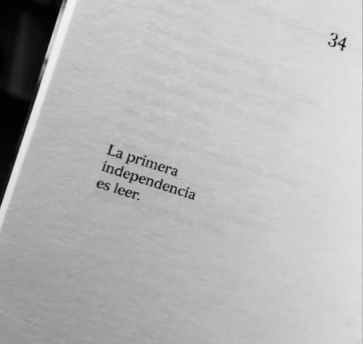Cementedelibros's tweet photo. La primera independencia es leer.
Leandro Gabilondo
#cementeriodelibros https://t.co/F8LXAoi7Qs