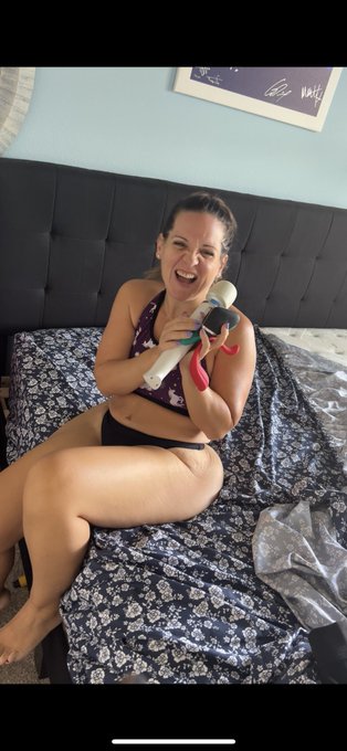 Did you ever cum so hard that you sort of go deaf in one ear? https://t.co/39rNmqsgoo