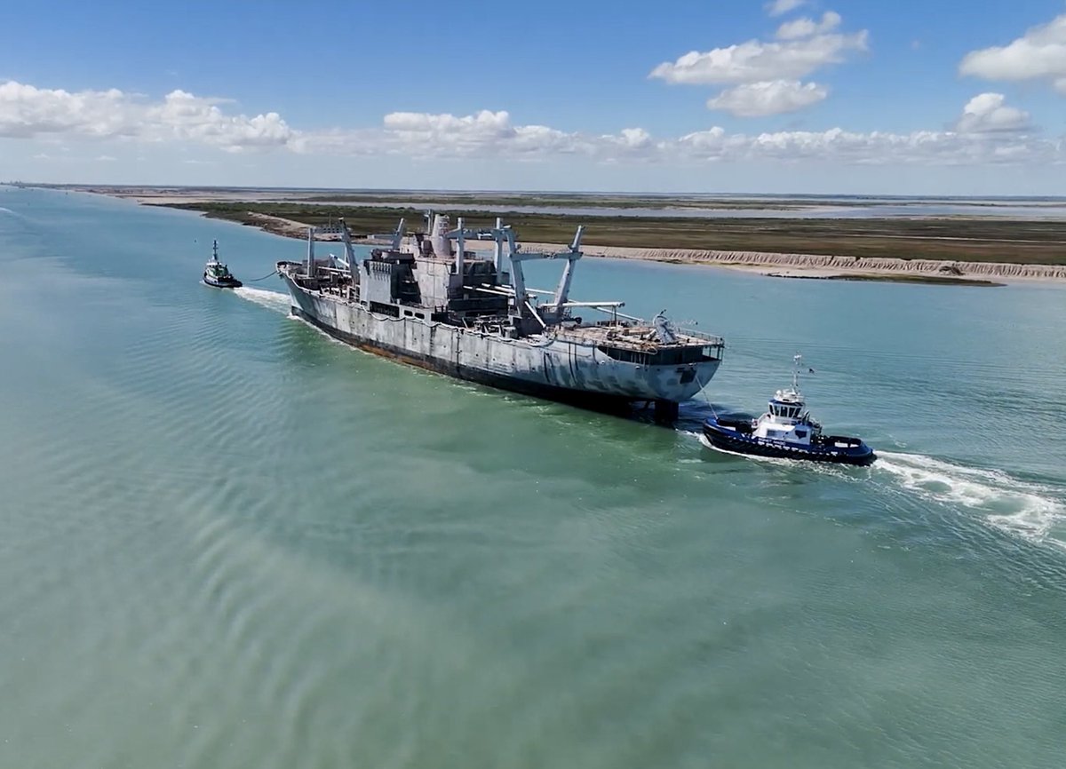 Former USS Mobile (LKA-115) Charleston-class amphibious cargo ship being towed into Brownsville, Texas for final scrapping - posted October 13, 2023 #ussmobile #lka115

SRC: YT- Michael Farrell