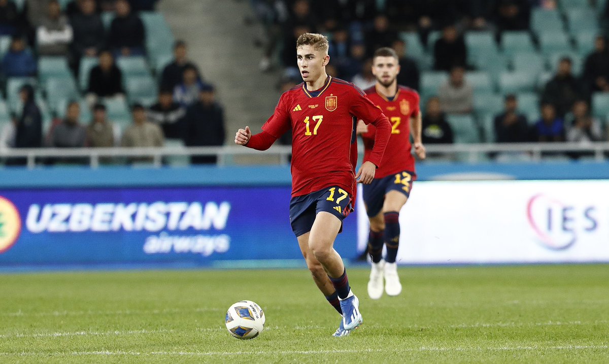 ferminlopez_11's tweet photo. Feliz por el debut con la @SEFutbol, seguimos preparándonos para el Martes! 💪🏻🇪🇸 https://t.co/JScmzSbW70