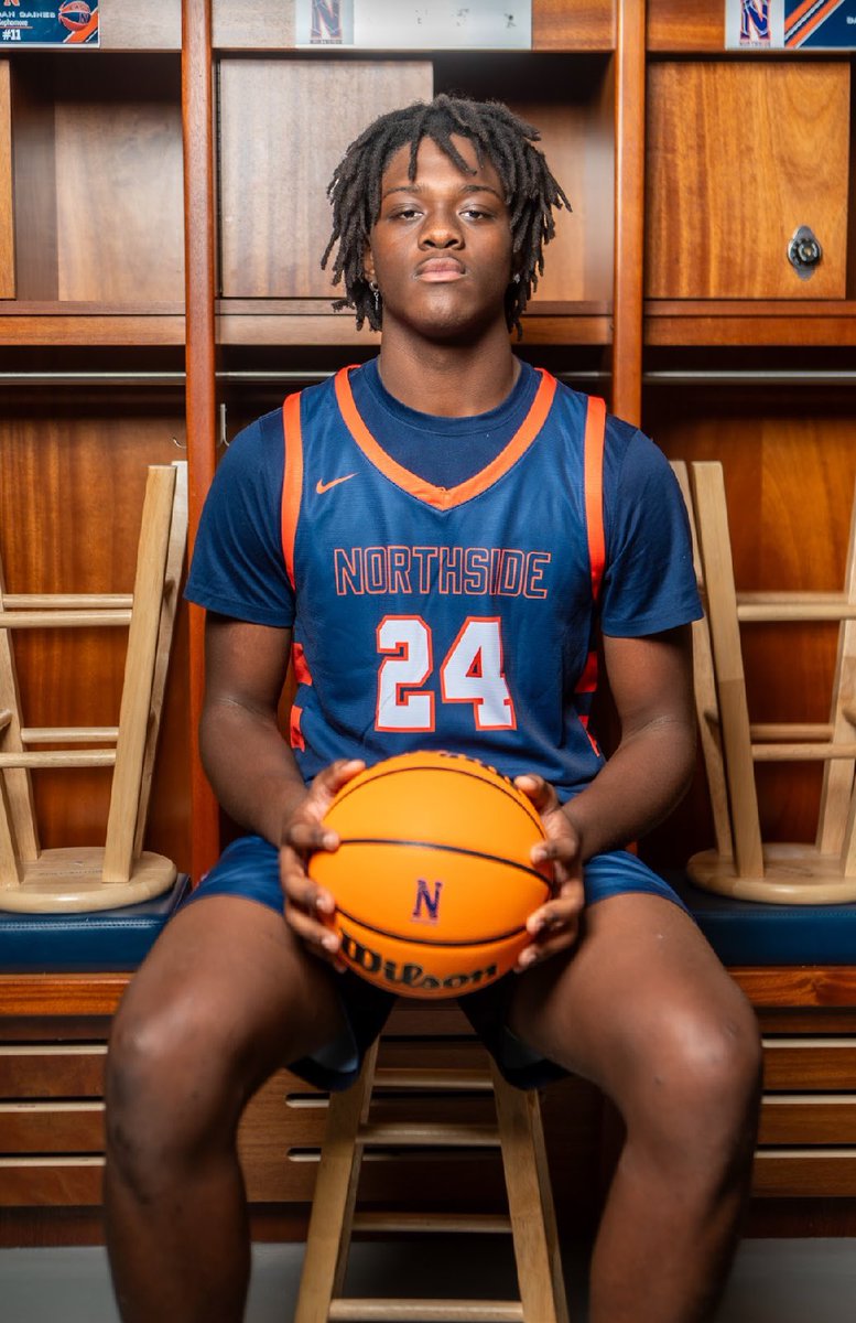 chastan2007's tweet image. year 3 let’s ride @coach_thorpe @nawf_boys1963 #ll3 #llbub 3️⃣💙