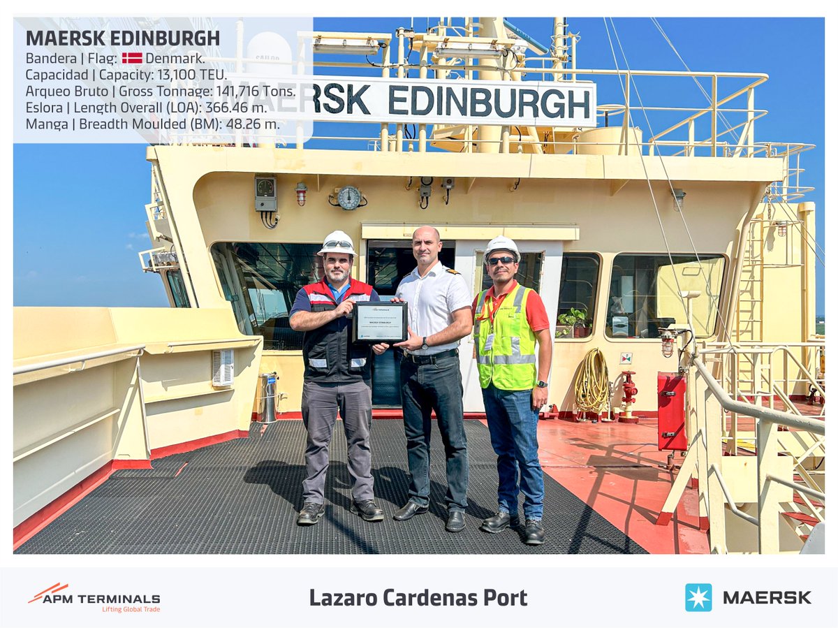 APMTerminalsLC's tweet photo. ¡Entrega de placa conmemorativa a Maersk Edinburgh!

Se realizó una entrega de placa conmemorativa por parte de nuestro Gerente de Ejecución de Operaciones Marítimas, Carlos Daniel Camino Darcourt en compañía de nuestro Gerente de Producto, Eduardo Jiménez Becerril. https://t.co/vmVfi55TxI