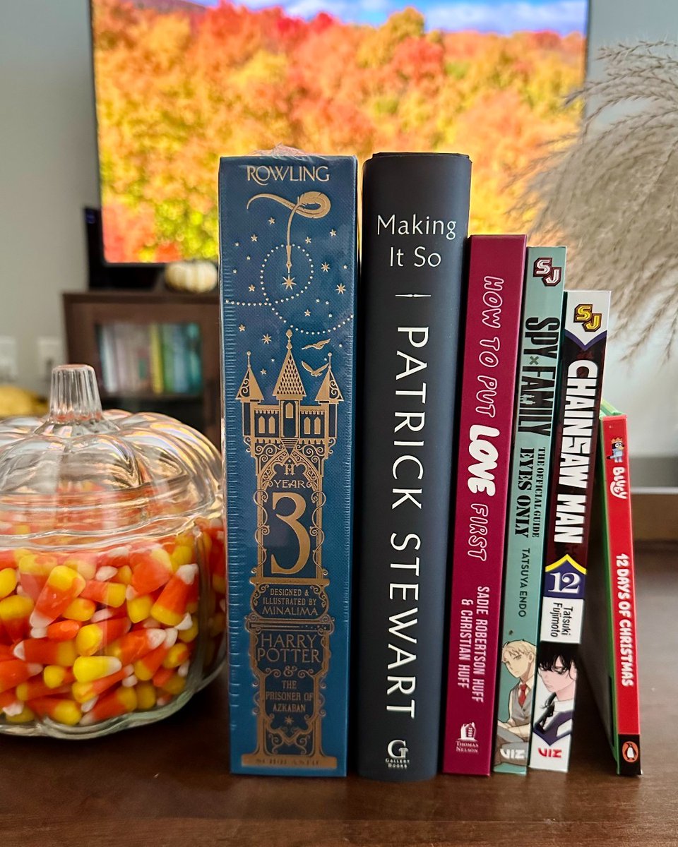 Chicago_Ridge's tweet photo. Embrace the changing seasons with a new adventure between the pages! 📖 Grab a blanket, a cup of tea, and a new book from @booksamillion fall collection. ☕️📚🍂 Let the reading season begin! ✨ https://t.co/Fj1KvmdOwn
