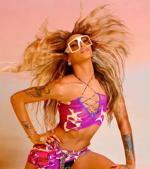 QGdoPOP's tweet photo. 🚨 AGORA: Pabllo Vittar revelou que o álbum "Batidão Tropical Vol.2" será lançado apenas em 2024. https://t.co/hbnddNKwkO