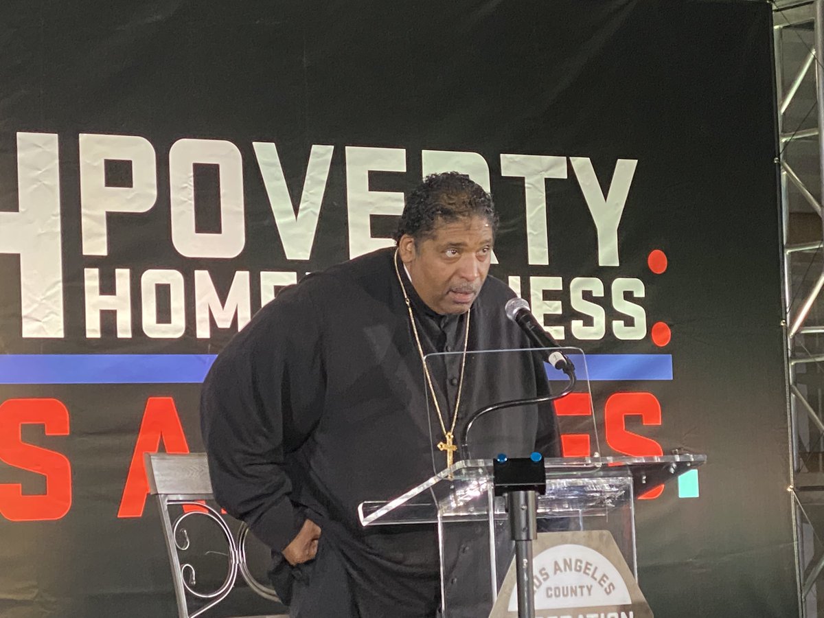 DocMellyMel's tweet image. “There is no such thing as a ‘put your hand on the Bible’ faith. You have to DO SOMETHING.” @RevDrBarber #PoorPeoplesCampaign @LALabor #AbolishPoverty