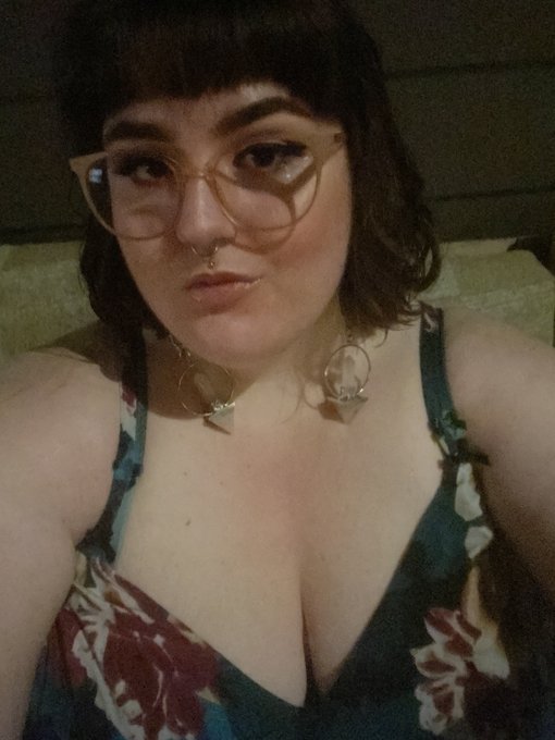 Had a great vacation! I&rsquo;m looking forward to seeing what dates I go on next&hellip; 🥰 https://t.co/yPjkengr