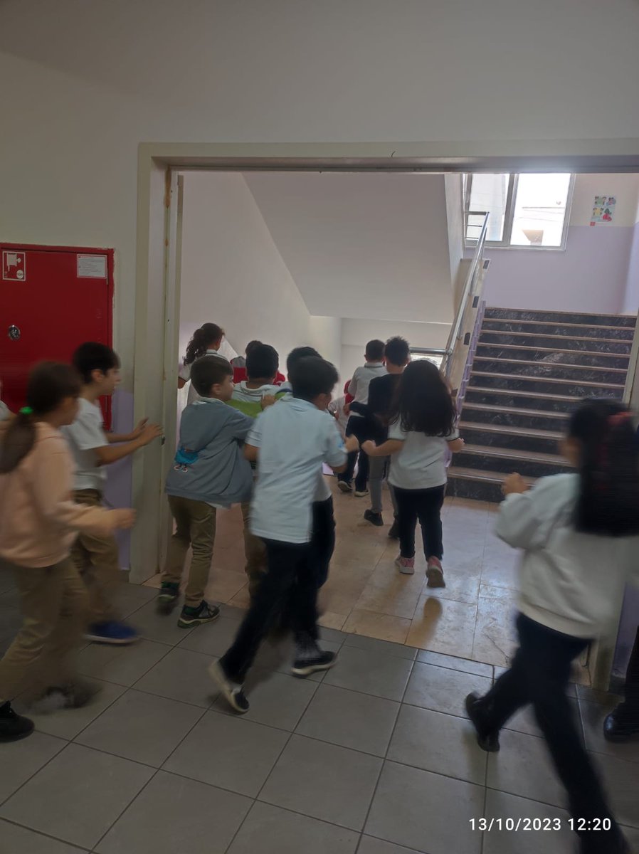 Buhatilk's tweet photo. 13 ekim afet hazırlık günü sebebiyle , afet risklerini azaltmak amaciyla okulumuzda tahliye tatbikati yapıldı. https://t.co/OTeivkCXoz