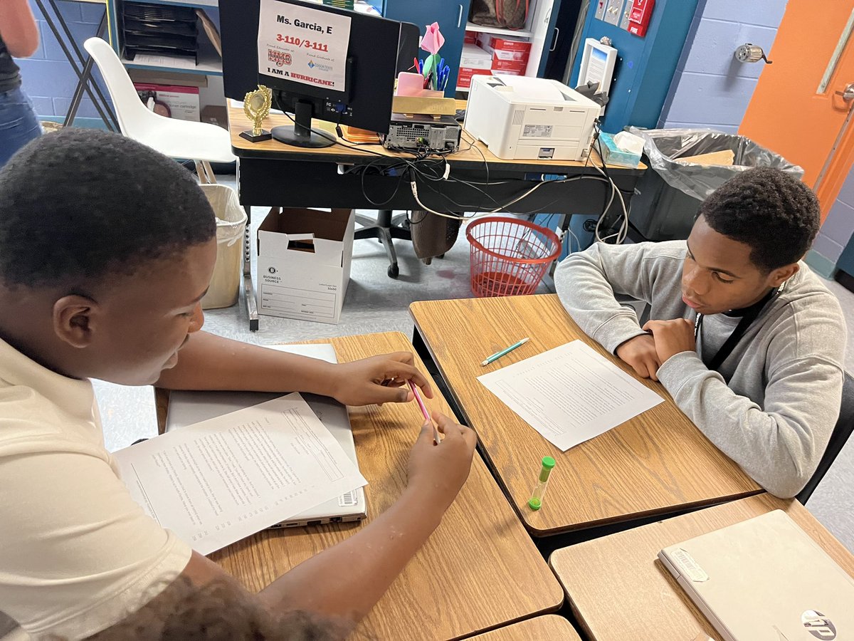 AJMicieli's tweet photo. After weeks of support, @garcie11 has empowered her students to work in small groups to complete fluency probs on each other.

Students explained the process they take and the goal for fluency probs.

#ItsGrowTime
#MakeItBetter
#EmpoweredStudent https://t.co/qrbdT9yVXi
