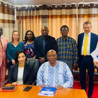 parl_sl's tweet photo. The Chief Observer of the European Union, Observer Mission, and members of the EU Parliament, Evin Incir, on Thursday 12/10/23, submitted the Report of the EU 0bserver Mission to Sierra Leone on the conduct of the June 24 multi-tier elections to the Hon. speaker of Parliament. https://t.co/wBzgYEQQcC