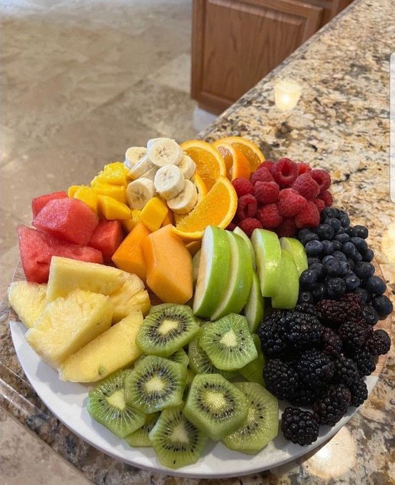 Chr8310's tweet photo. Fruit 🍊 📷 📷 📷 📷 https://t.co/1VLJ0yVNdj