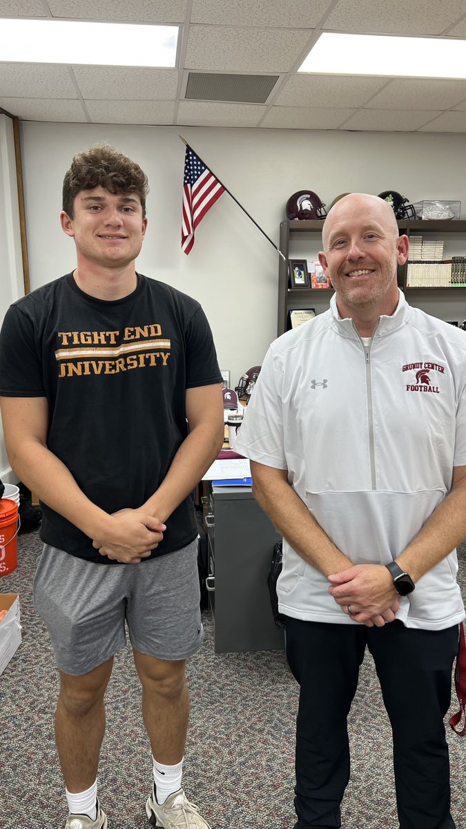 CedarValleyWest's tweet photo. Thinking about going into business this intern has had an opportunity to look at the management side of coaching and how to coordinate, analyze, and take care of the little things! #CVWbeInvolved @gcspartans @GCspartanFB https://t.co/22ffMyyzoi