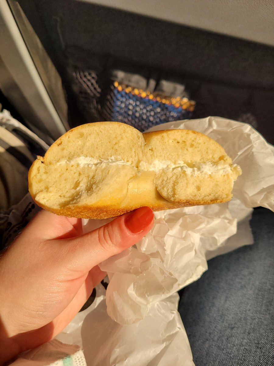 magieux's tweet photo. the "bagel with cream cheese" i got at penn station versus everyone's reaction... jersey strong baby 💪 https://t.co/rtBUlV7V9F