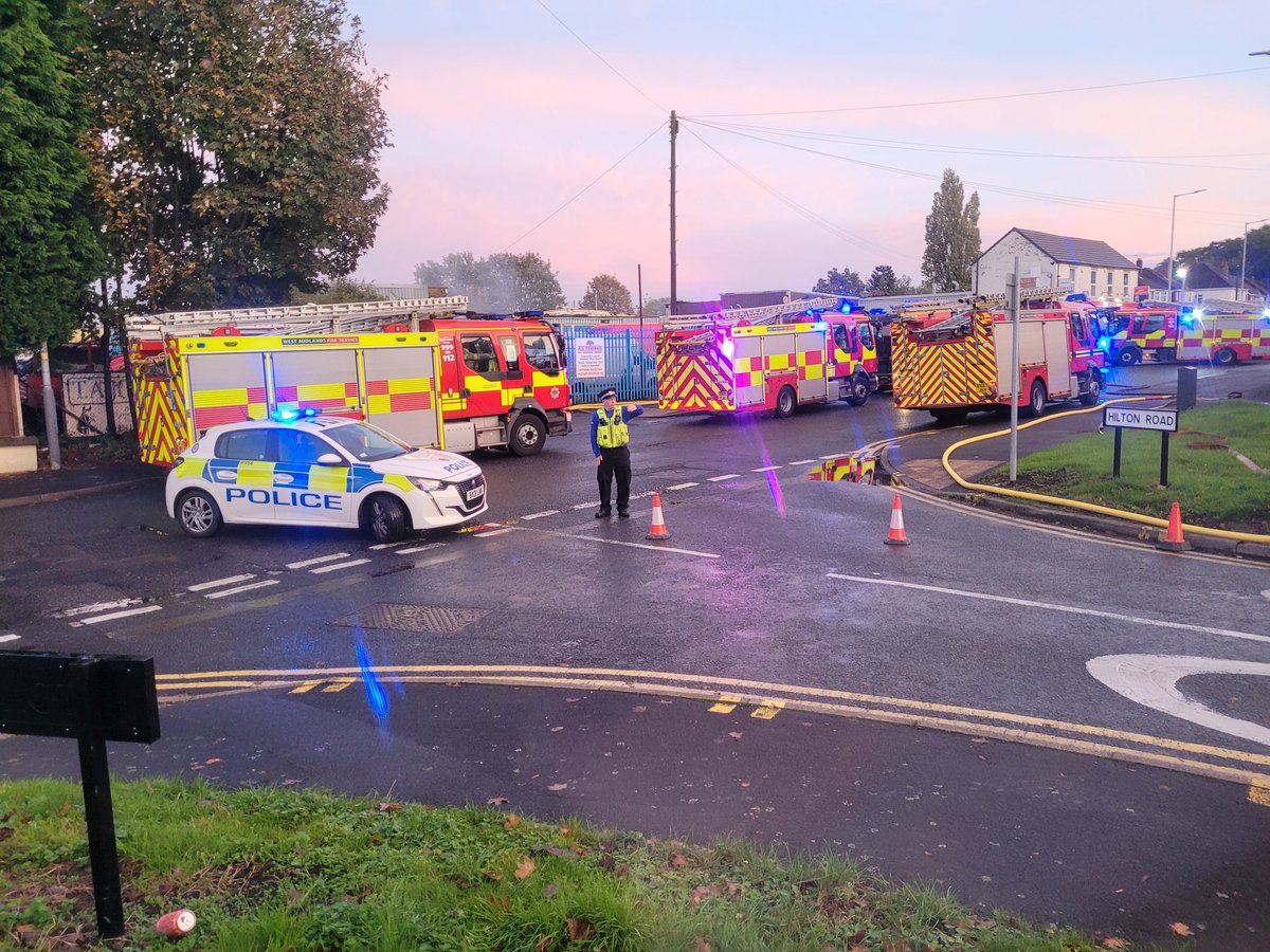 BilstonWMP's tweet image. #FIRE: Our team conducted road closure on Spring Rd #Ettingshall while @WestMidsFire dealt with blaze. We thank you for your patience. @WolvesPolice