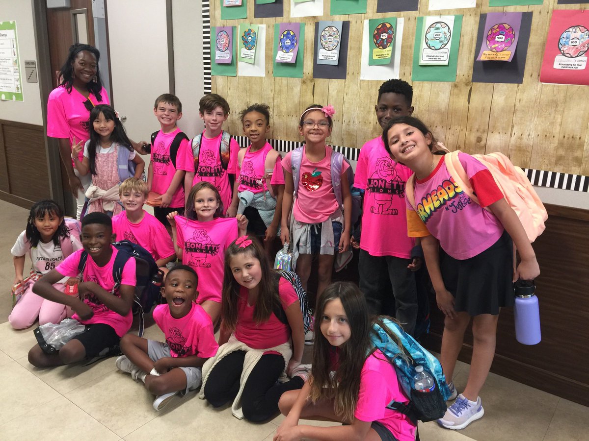 DLE_Lions's tweet photo. In October we wear PINK! #until1in8isnonein8 #livelaughloveleonetti #compassionatecitizens https://t.co/zwZWOpRTzo