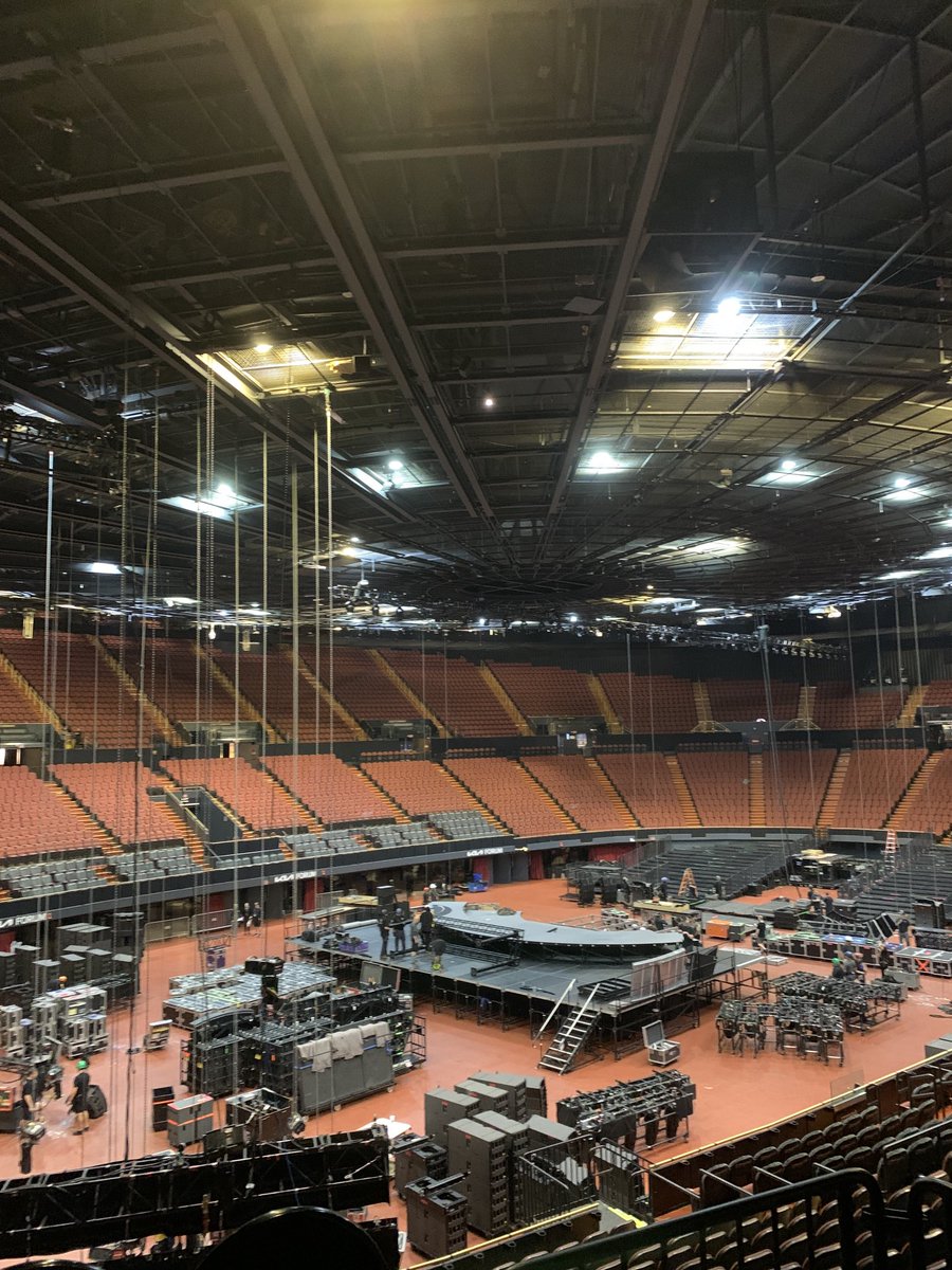 rajkotkeith's tweet photo. #Grafting @thekiaforum #IOTOUR ✊🏼 https://t.co/Ir19VADUst