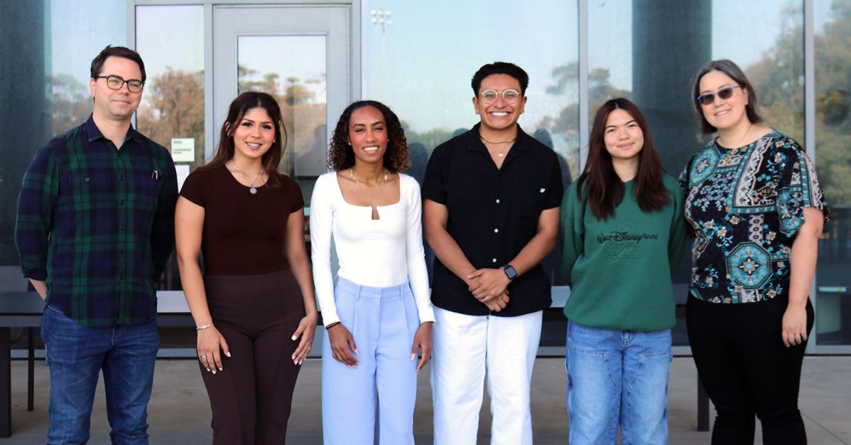 Supported by @UCSDChemBiochem and @UCSDBioSciences, VERSA is a new @NSF-funded program that gives undergraduates access to research experience while also asking them to think critically about how science is taught and to whom. bit.ly/46P4dfW