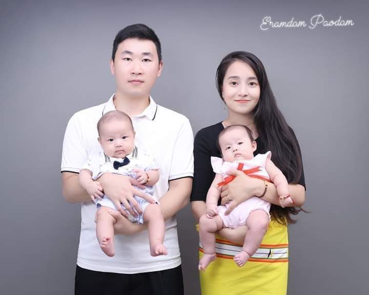 Eramdampaodam's tweet photo. *Naga ❤️ Chinese: Love*
Twins born to a Chinese-Rongmei couple. Heilu Kamei, the girl who married Chinese IT professional Liu Chang, has been blessed with a twin brother.
The couple currently reside in Beijing, China.
#Naga #kabui #rongmei #China https://t.co/1xpSDZPi6c