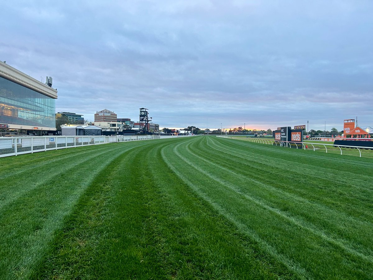 It feels like Christmas morning at Caulfield.

<a href="/NedsAus/">Neds</a> Caulfield Guineas Track Update:  
🏇 Rating: Good 4
🛤️ Rail: True
☀️ Weather: 18°C (Overcast)
💨 Wind: 20kp/h SW

More: bit.ly/3KwoCyc