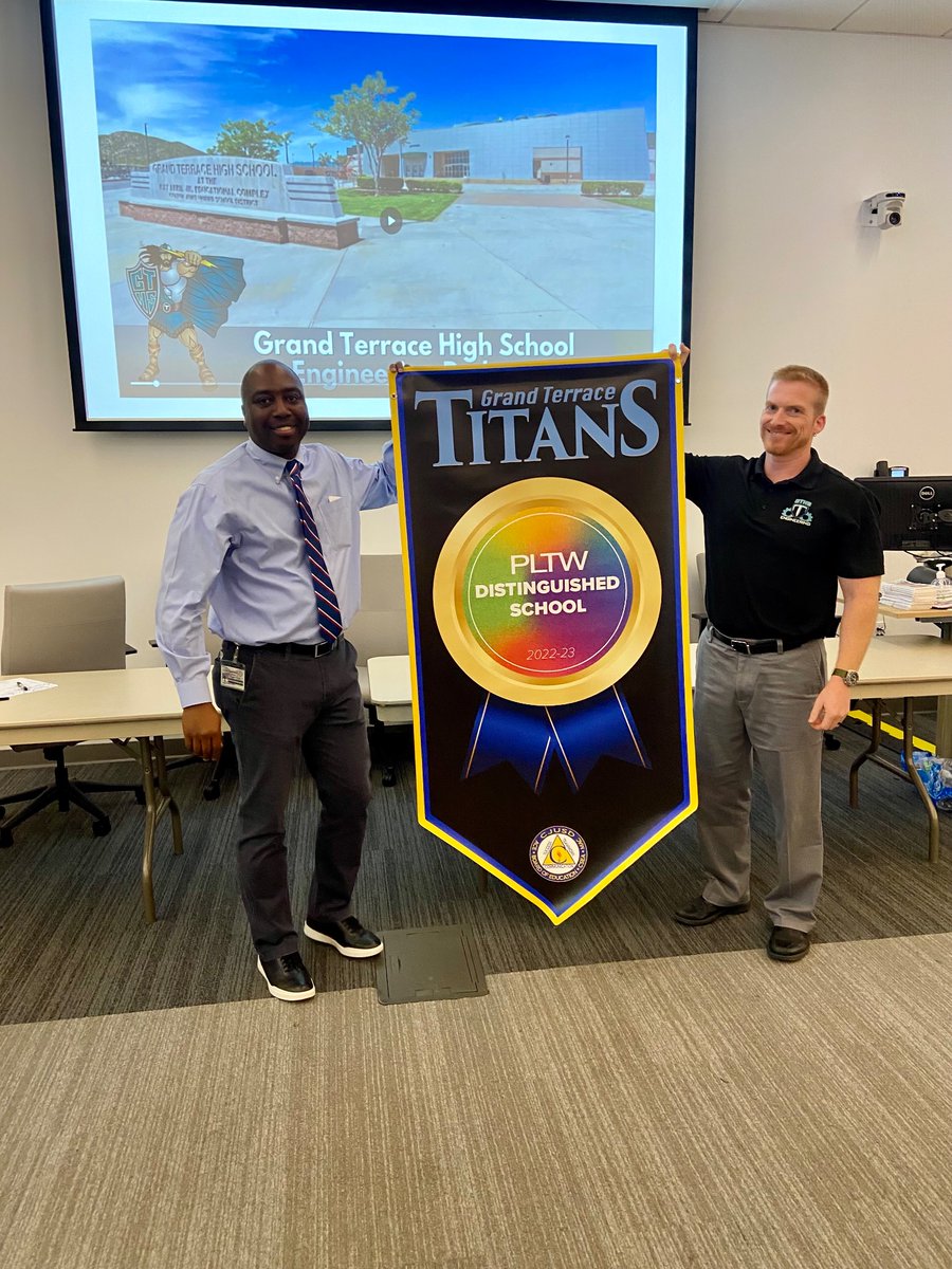 CjusdCte's tweet photo. CTEP 2023 was a success. Thank you to everyone  who join us. #CJUSDCTE 
3 of our Pathways got recognized with with an award. #GTHSEngineering #CHSheal #BHSBusiness https://t.co/Y5XLG5n6q2