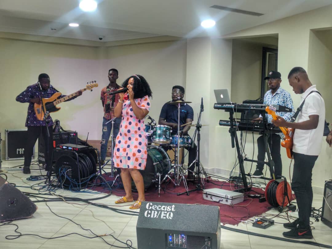 Decor ✅️, Live Band ✅️, Buffet ✅️. The closing ceremony and awards of the 9th Ghana Universities Debate Championship have begun!

Who wins the Novice Stream, Open Stream, and Public Speaking Stream of the 9th Edition of GUDC?

WHO WINS!?

#GUDCinKNUST | #Nyansakasa2023
