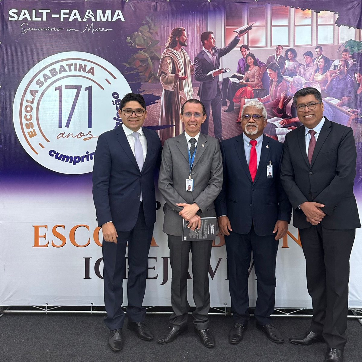 bill_quispe's tweet photo. No marco dos #171anos da #EscolaSabatina, participamos do Simpósio da Escola Sabatina do SALT-FAAMA.  Compromisso total em pastorear e mobilizar os membros para cumprir a missão local e global da Igreja. https://t.co/KoNBQbF8X1