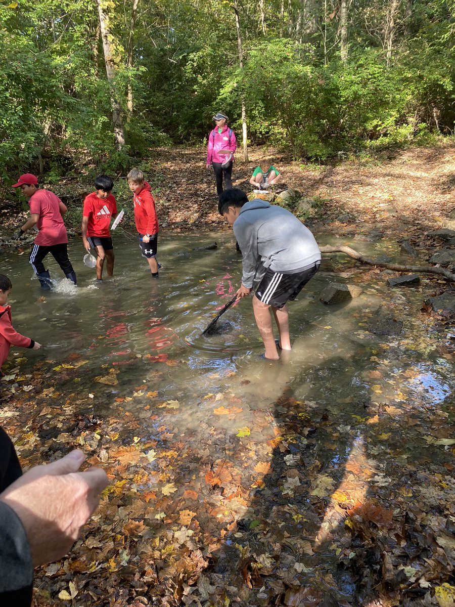 Thanks to <a href="/MSFabovebeyond/">MSF</a> for the awesome new tools for our visit to Muddy Creek today! Helped us to be well-equipped scientists for our investigation!! <a href="/MrsWilliamsMI/">MrsWilliams</a> <a href="/principalmesser/">Eric Messer</a> <a href="/MasonSchools/">Mason City Schools</a> <a href="/mrsbeavon/">Katie Beavon</a>