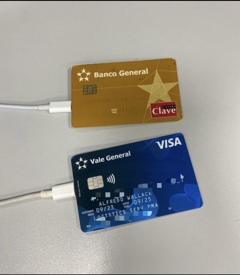 Aquí poniéndolas a cargar y esperando una esperanza que estén al 100%, porque estos meses que vienen serán de descontrol (Noviembre, Diciembre, Enero y Febrero).🤣🤦🏾‍♂️